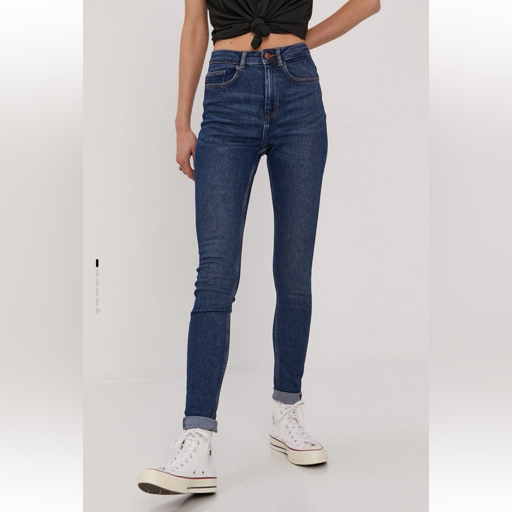 NWT Women's skinny jeans in dark blue, size XS, S